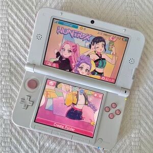 Nintendo 3DS XL - White and Pink